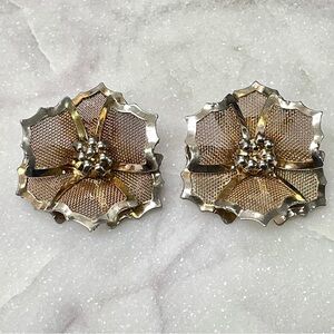 BED Signed Vintage Two Tone Mesh Flower Clip On Earrings Gold Silver